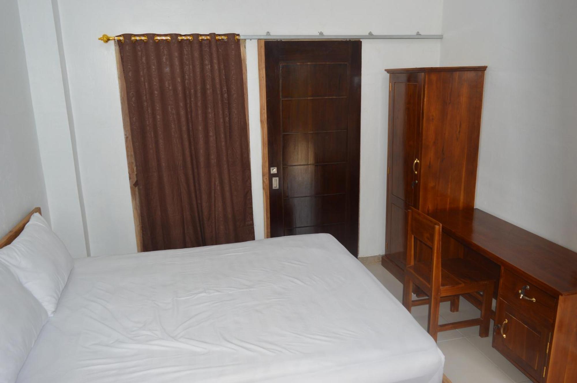 Labuan Bajo Mahoni Guesthouse 외부 사진