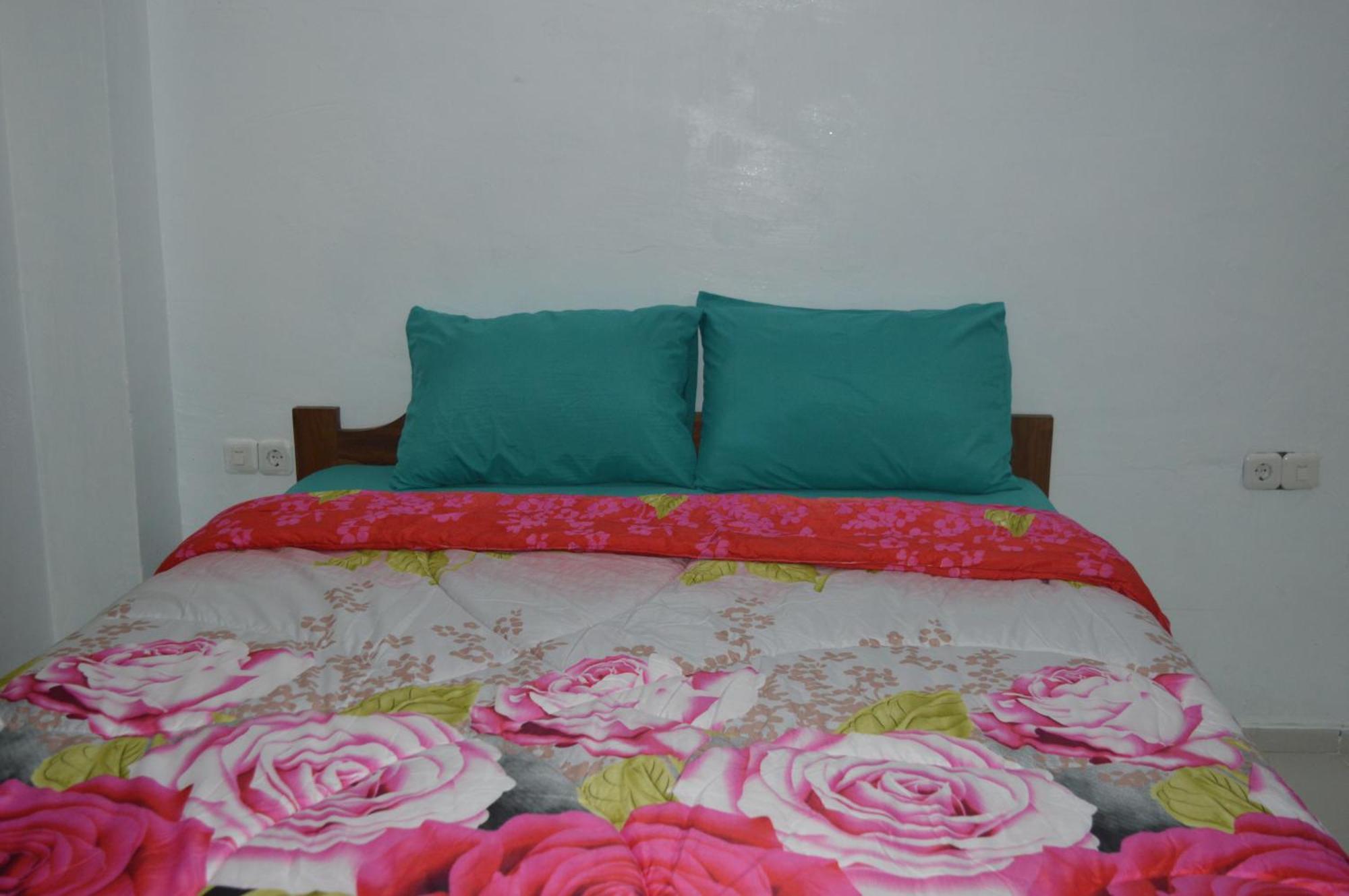 Labuan Bajo Mahoni Guesthouse 외부 사진