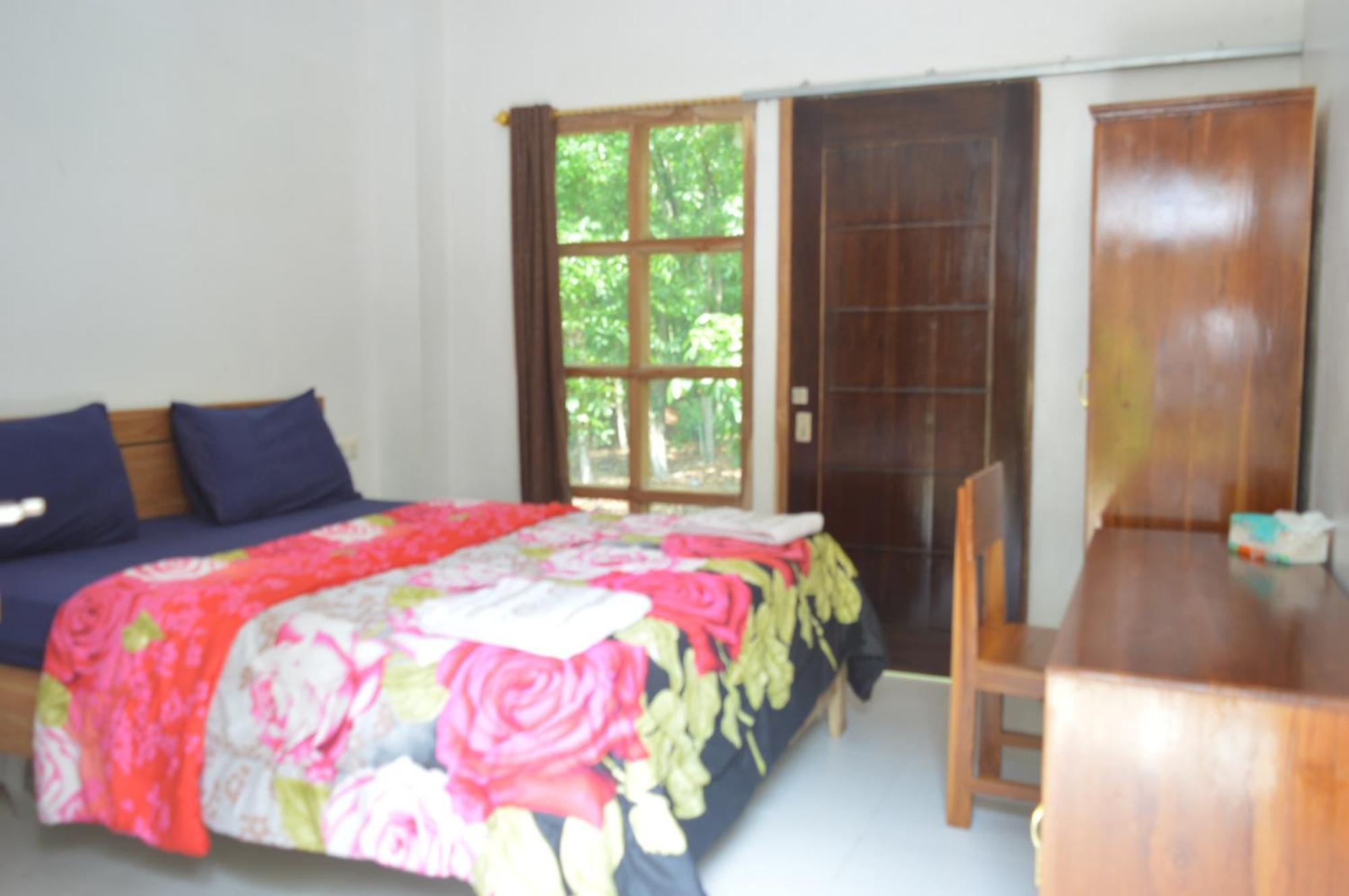 Labuan Bajo Mahoni Guesthouse 외부 사진
