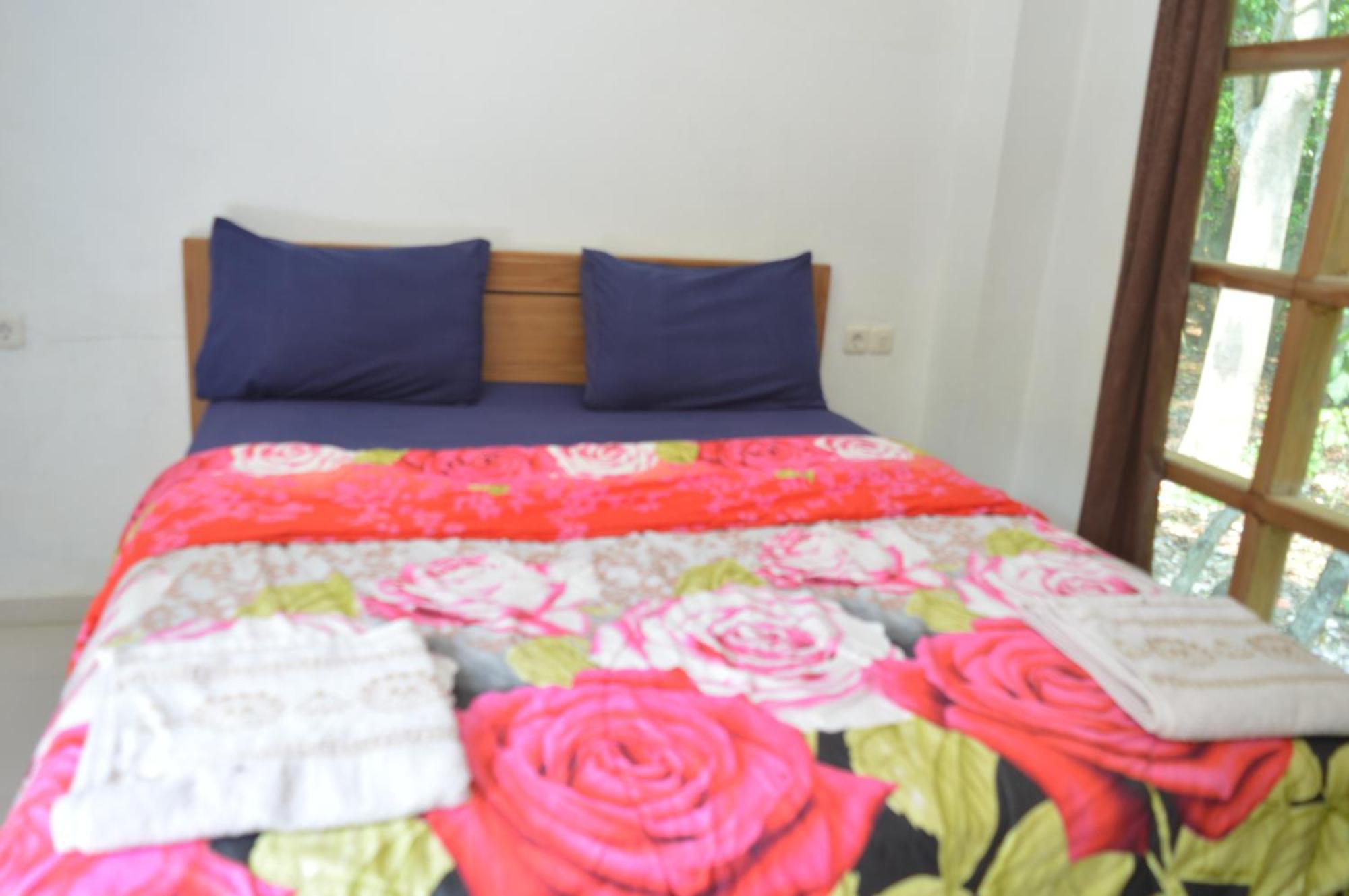 Labuan Bajo Mahoni Guesthouse 외부 사진